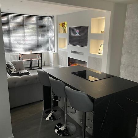 Va Home Stay - Close To Luton Airport, M1 & A505 Exterior foto