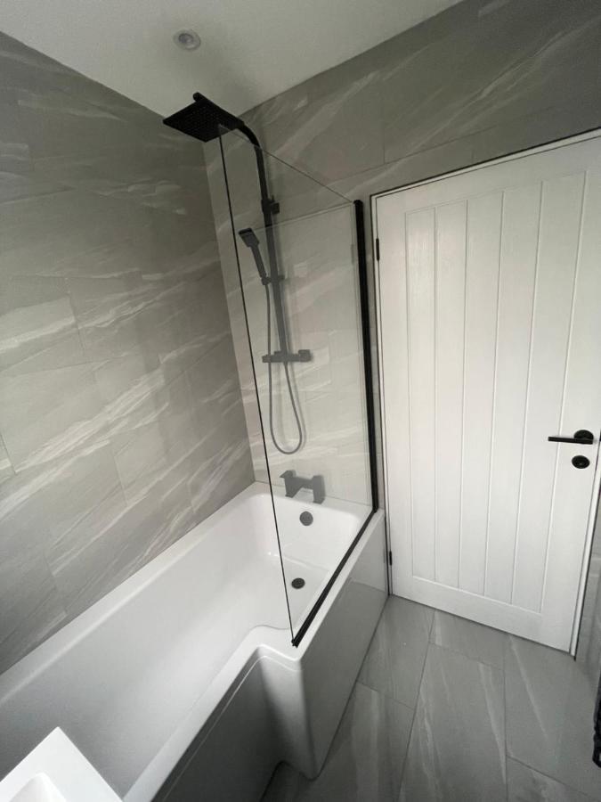 Va Home Stay - Close To Luton Airport, M1 & A505 Exterior foto