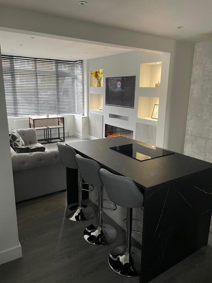 Va Home Stay - Close To Luton Airport, M1 & A505 Exterior foto