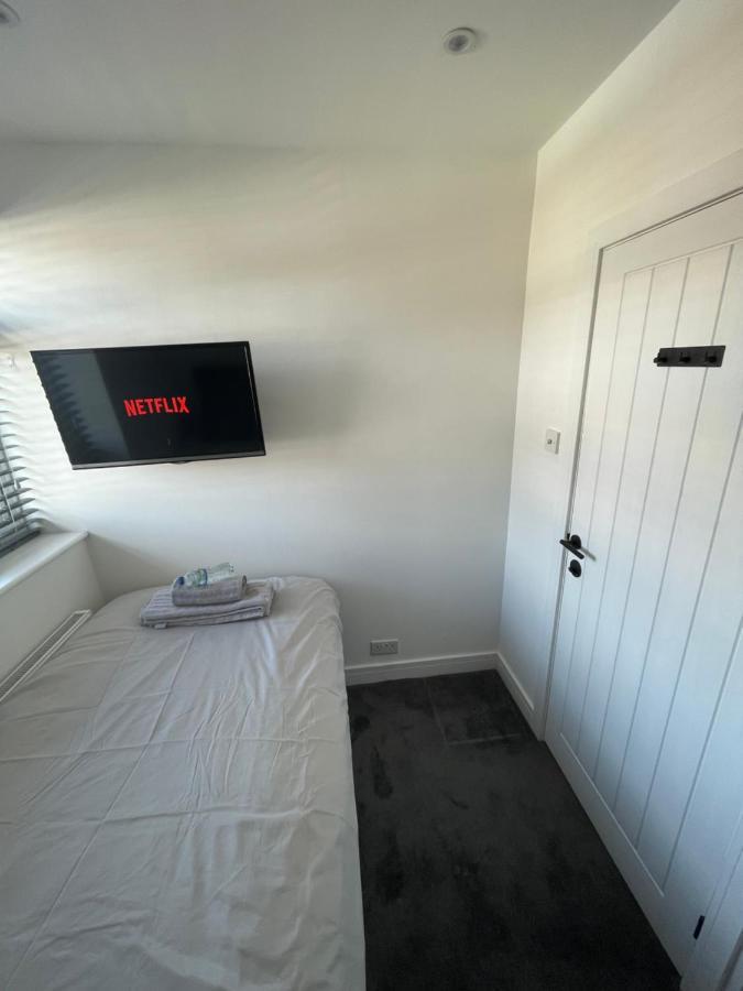 Va Home Stay - Close To Luton Airport, M1 & A505 Exterior foto